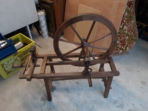 Rouet ancien _ Rare _ A Manivelle 40 Apremont (73)