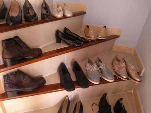 Chaussures et bottines neuves en 40, 
30 euros chaque paire 30 Agde (34)