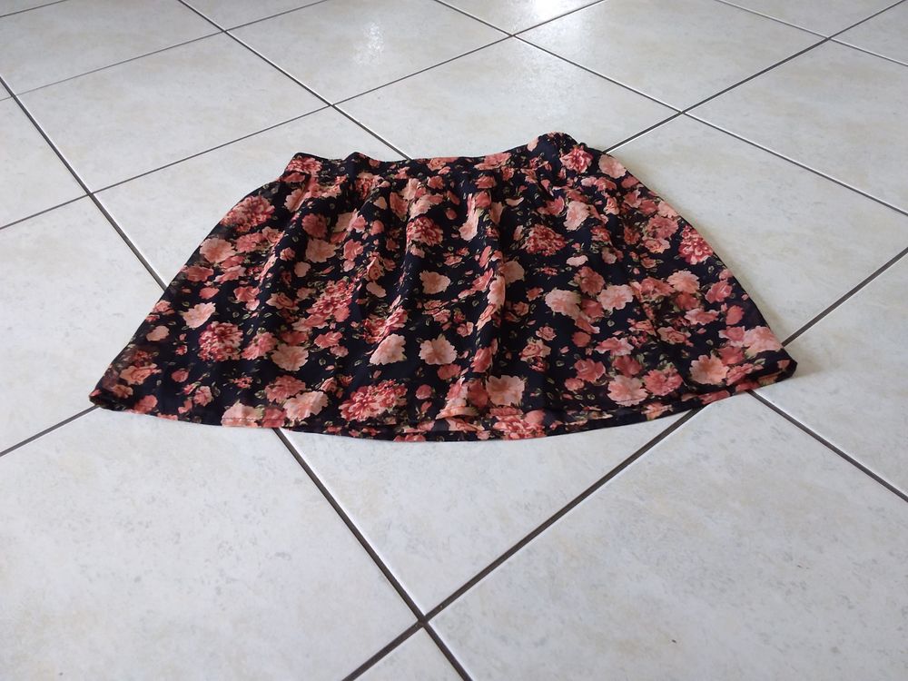 Jupe fleurie Vêtements