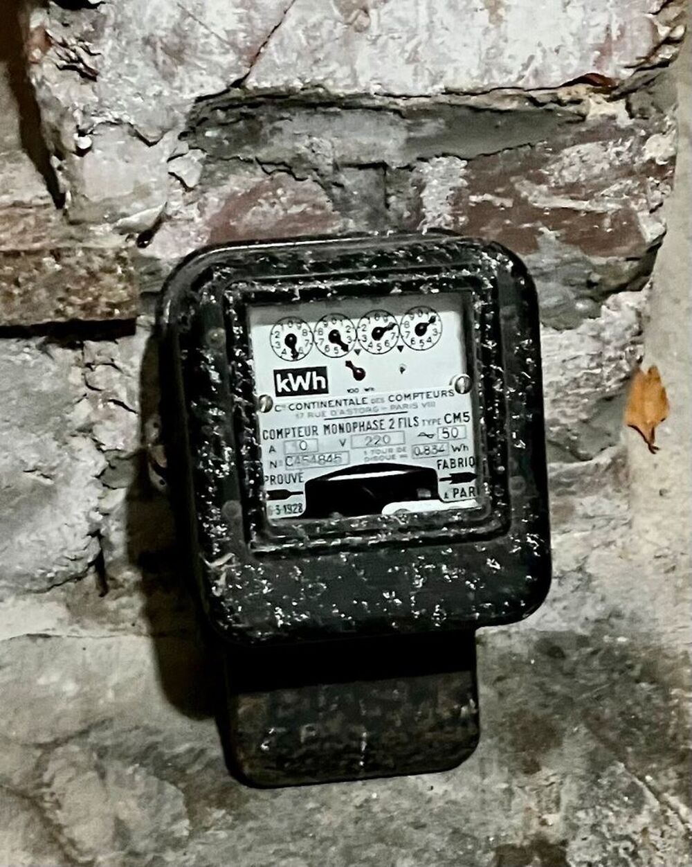 Un compteur de tension vintage. D�coration