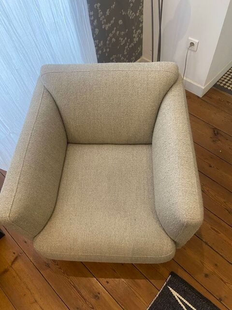 Fauteuil modle MODENA de chez Bo Concept tissu Lazio beige, structure laque noir mat 500 La Roche-sur-Yon (85)