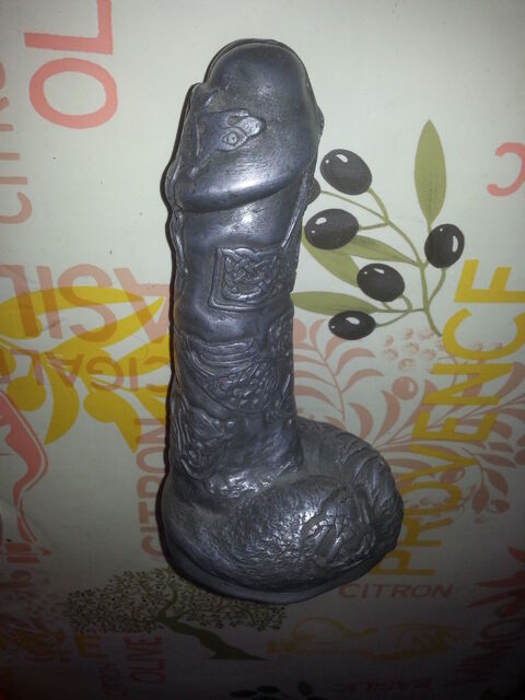 objet d'art rare phallus tribale en fer
1333 Saint-Chamond (42)