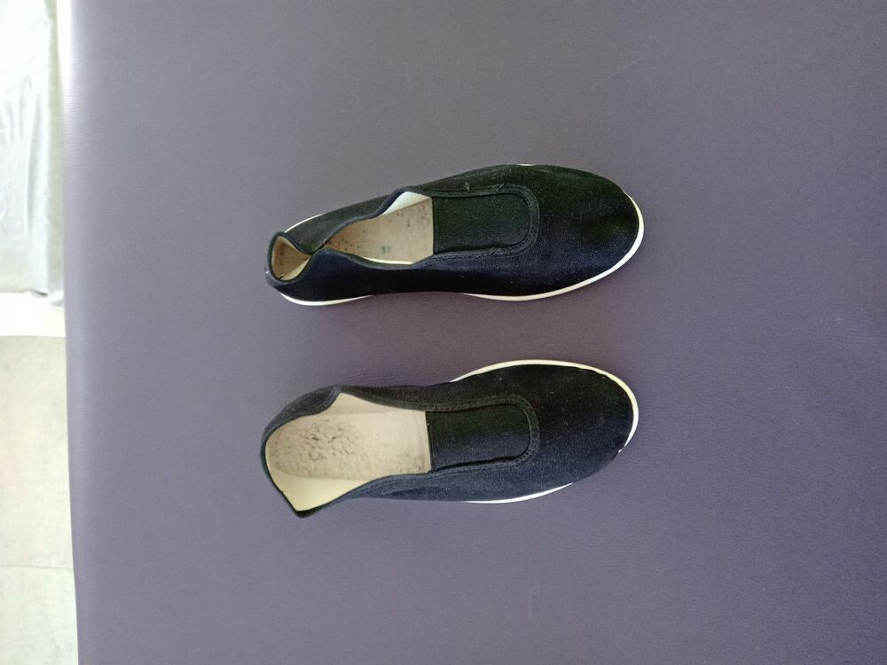 Chaussons de Gymnastique Mixe taille 36
Chaussures enfants