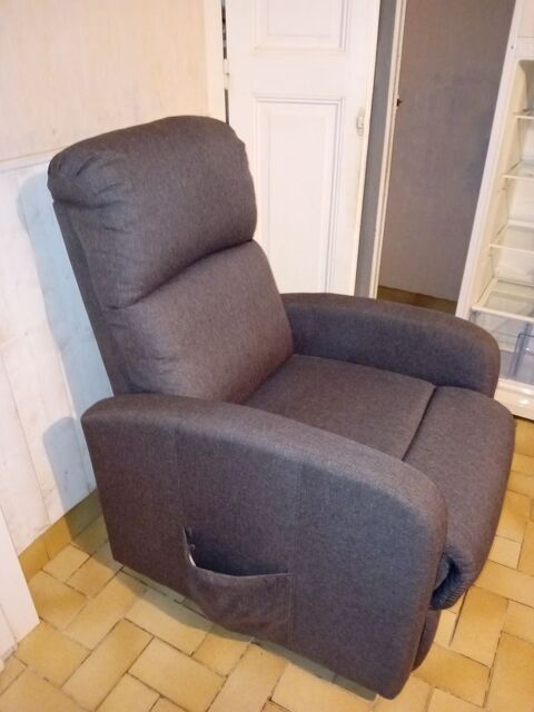 Fauteuil �lectrique releveur primo confort 200 Jard-sur-Mer (85)
