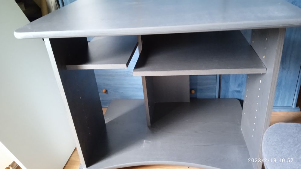 Bureau d'ordinateur sur roues Meubles