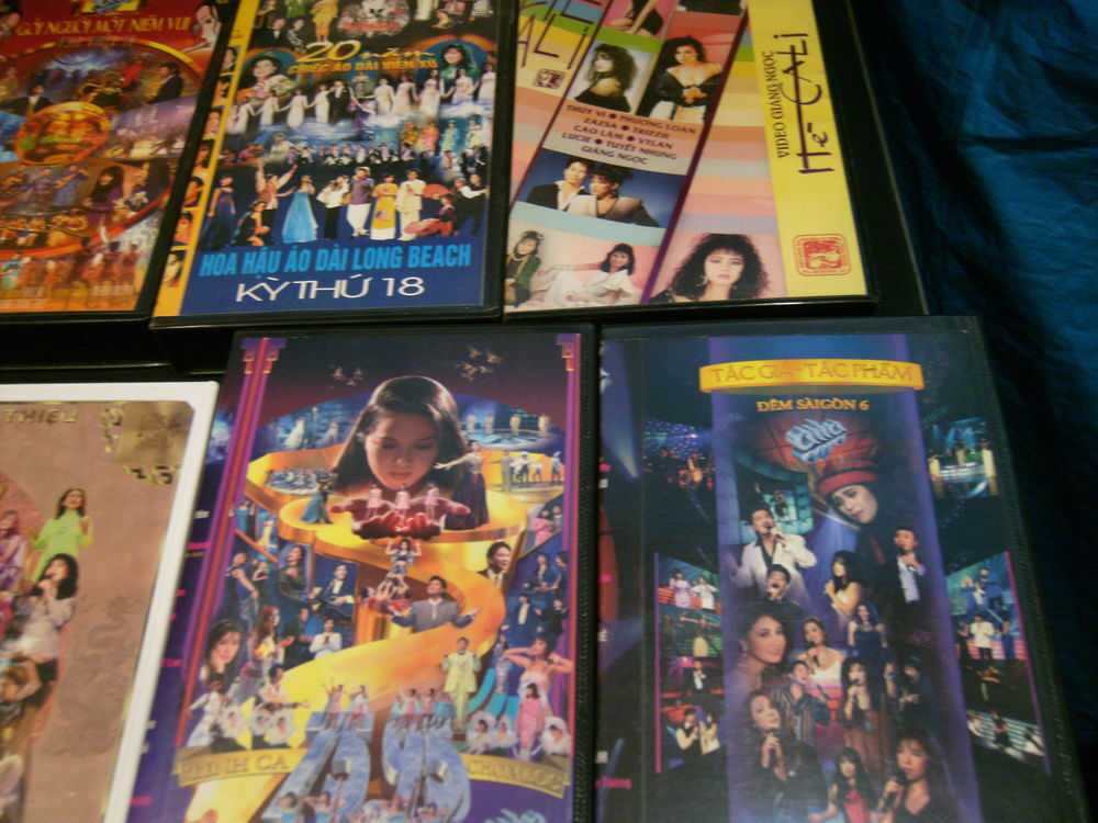70 Vid&eacute;os cassettes VHS de karaok&eacute;-Films-Concerts Asiatique Photos/Video/TV