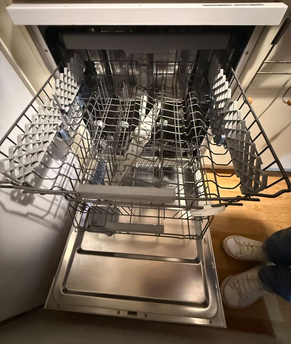 Lave-vaisselle SABA blanc Electroménager
