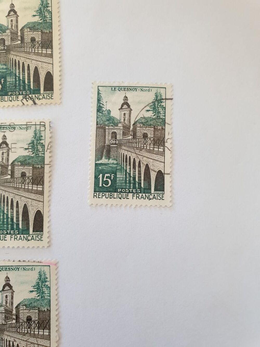 Timbre France 1957 Le Quesnoy (Nord) 15 F lot 0..50 euro 