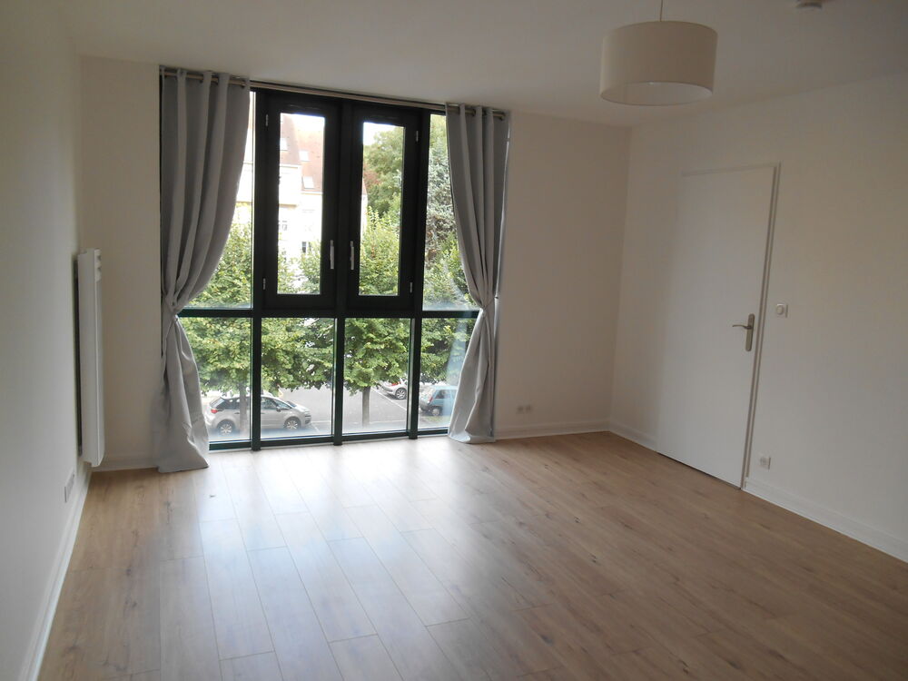 Location Appartement T1 DE 30 m2, Hyper centre de MELUN Melun