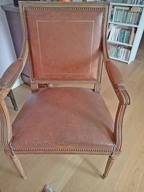 Fauteuil ancien en cuir et bois 180 Paimpol (22)
