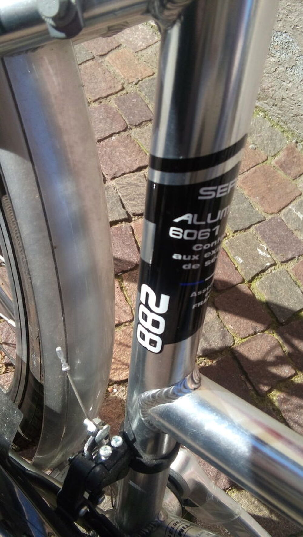 VELO FEMME VILLE-LOISIRS ETAT NEUF jamais roul&eacute; Vélos