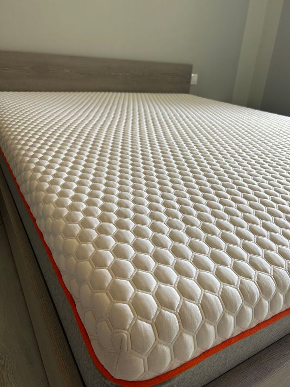 Matelas Octasmart Hybrid 160x200 - En excellent &eacute;tat Meubles