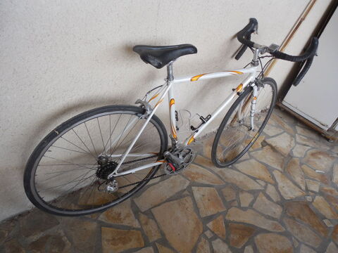 Vlo course
100 Mauz-sur-le-Mignon (79)