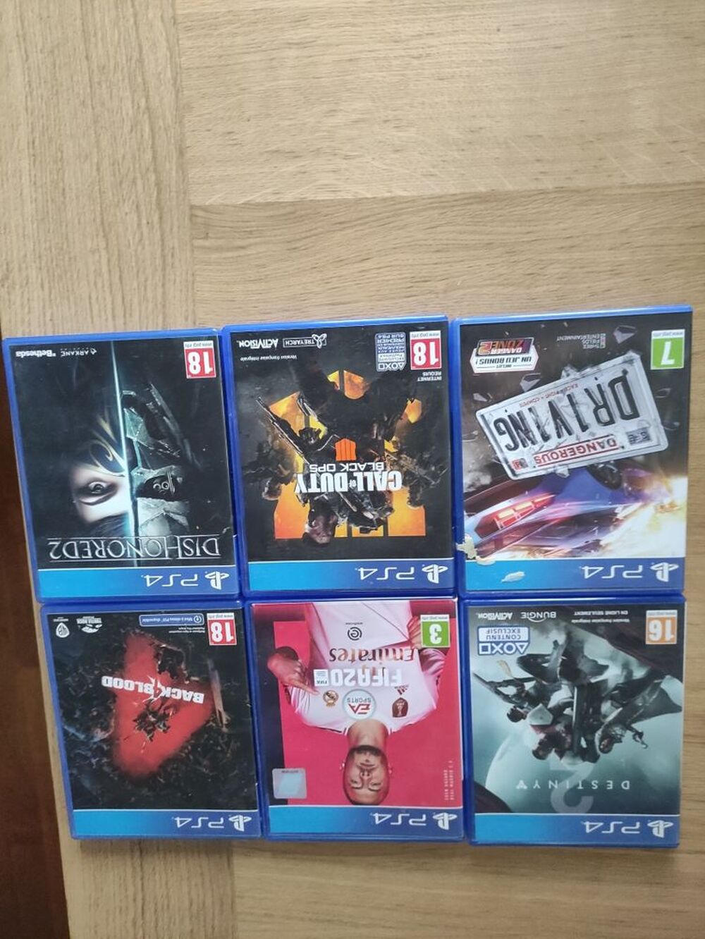 En lot o&ugrave; seul jeu ps4 Consoles et jeux vidéos
