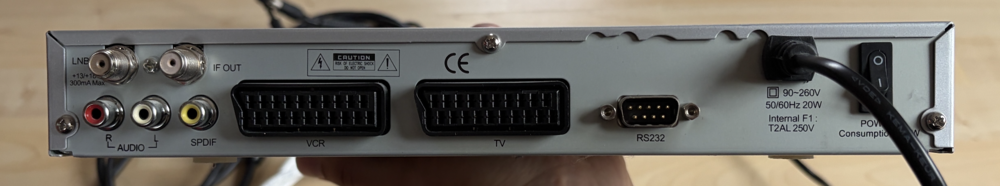 D&eacute;codeur / r&eacute;cepteur satellite SD (DVB-S) Photos/Video/TV