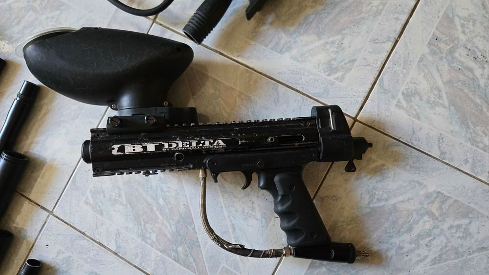 Lot : Armes de paintball. Sports