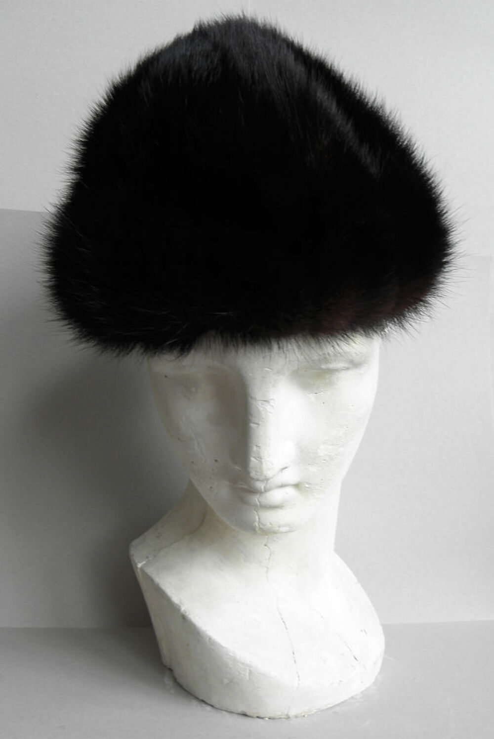 Chapeaux en fourrure v&eacute;ritable
Vêtements
