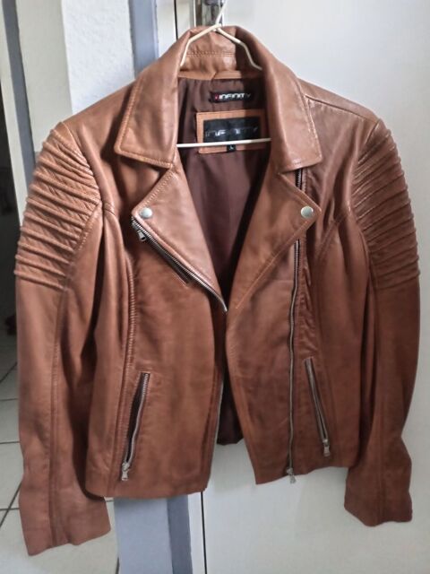 Veste femme en cuir 50 Ustaritz (64)
