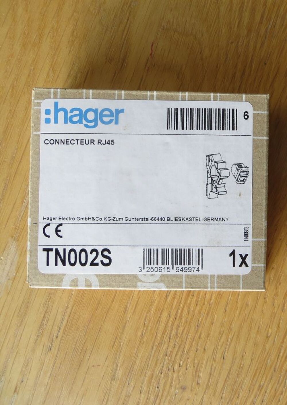Connecteur RJ45 Hager TN002S Matériel informatique