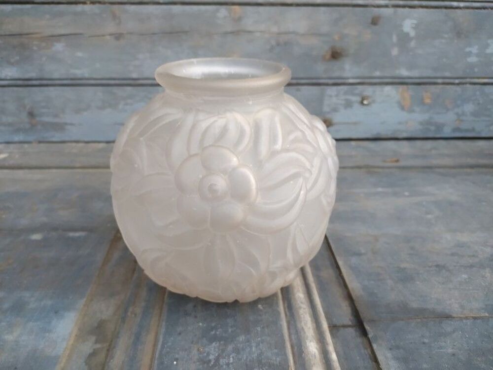 Vase Boule Art D&eacute;co Verre Press&eacute; Moul&eacute; D&eacute;cor Fleurs 
Décoration