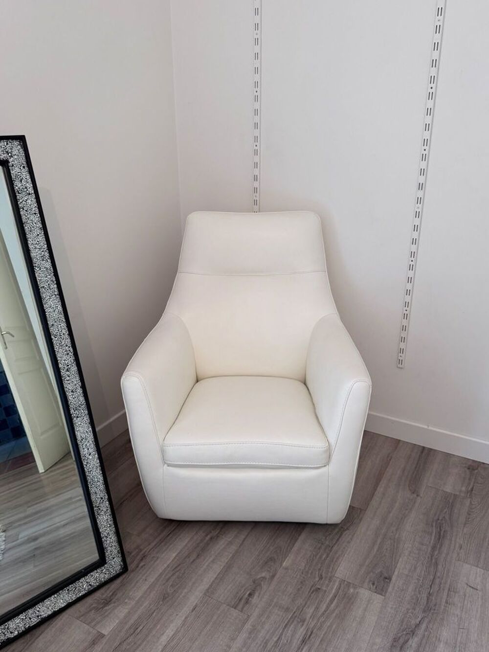 Fauteil cuir blanc - Etat neuf Meubles