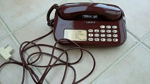 Téléphone à touches Chorus rouge / marron 15 Épernon (28)