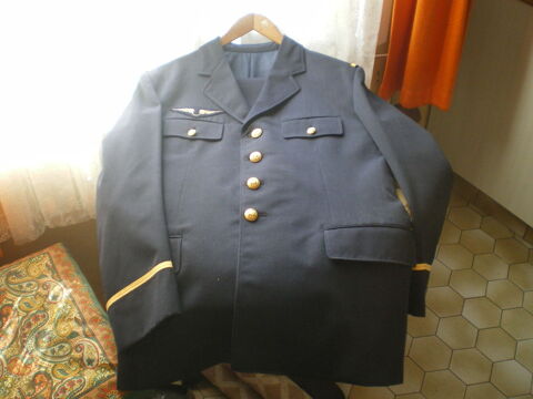 Uniforme complet de sous-officier de l'Armée de l'Air. 30 Caen (14)
