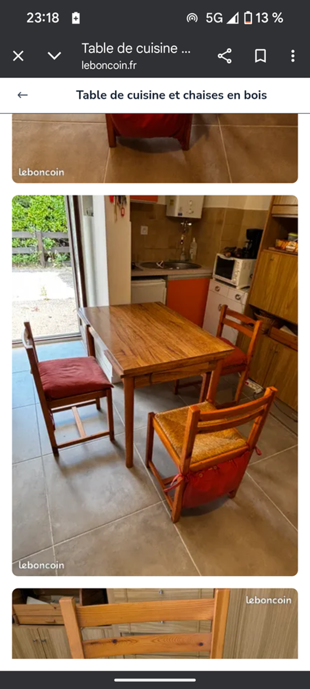 TABLE DE CUISINE EN BOIS AVEC QUATRE CHAISES EMPAILLEES Meubles