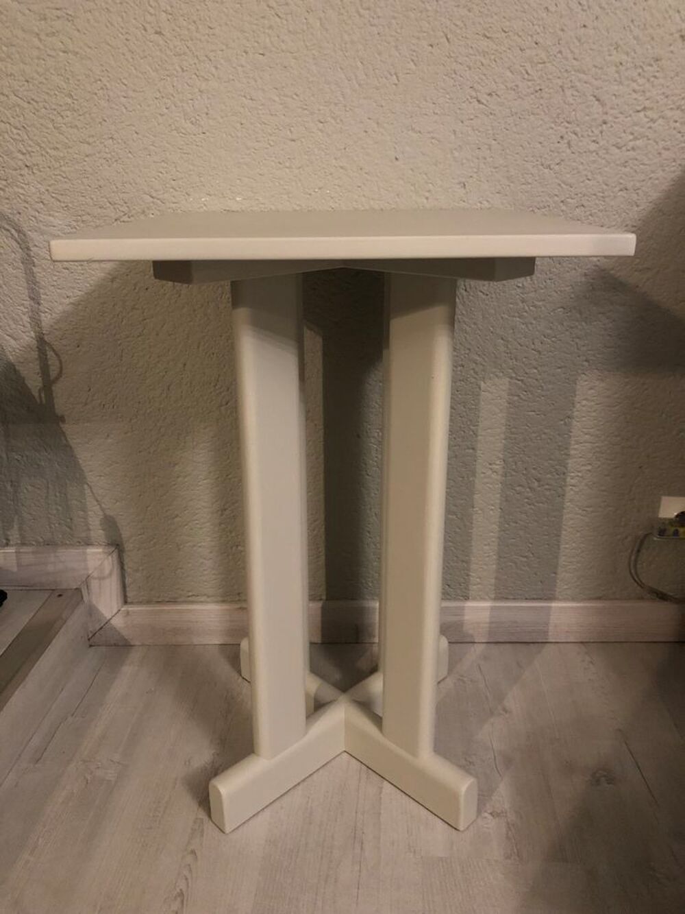 petite table/sellette grise en bois massif faite sur mesure &eacute;tat NEUF Meubles