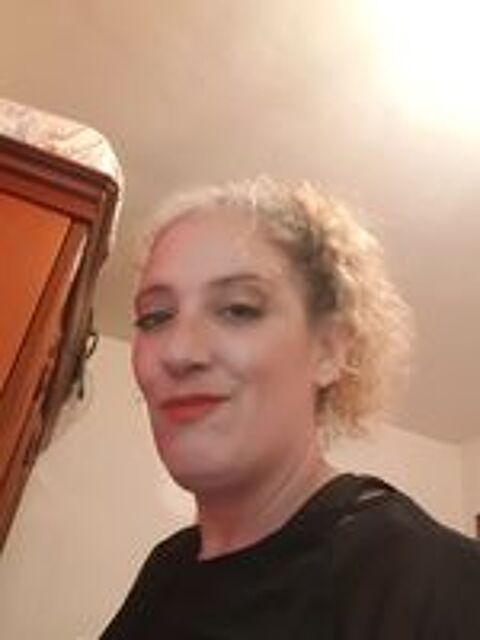   Femme de ménage  