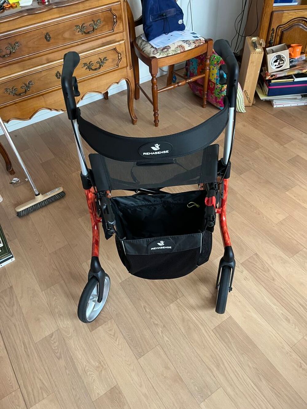 D&eacute;ambulateur en carbone Art Line Space Lx : H 55cm Meubles