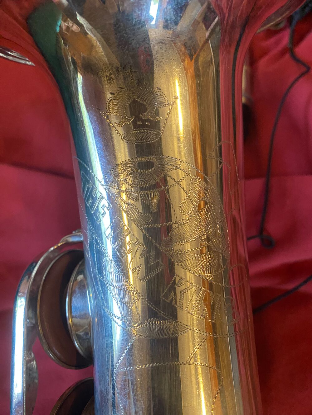 un saxophone alto New king Instruments de musique