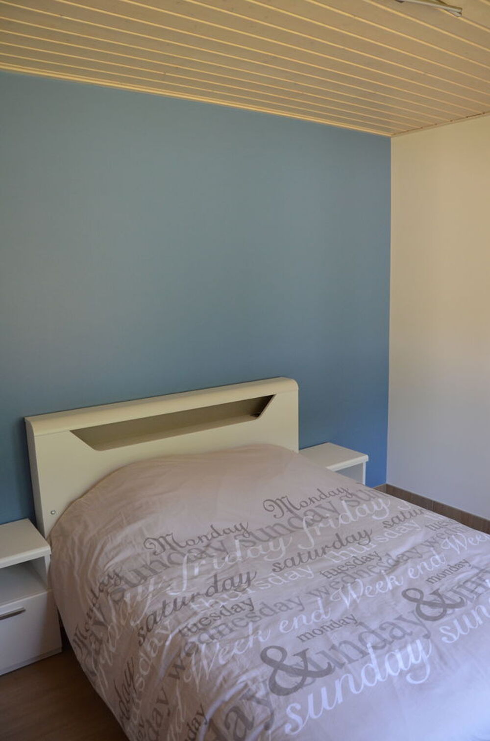 LIT 140x190 + 2 CHEVETS marque C&Eacute;LIO Meubles