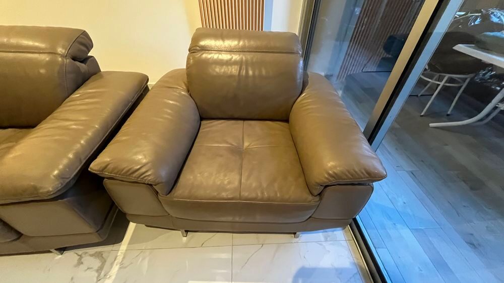 Canap&eacute; + 1 fauteuil en cuir marron Meubles