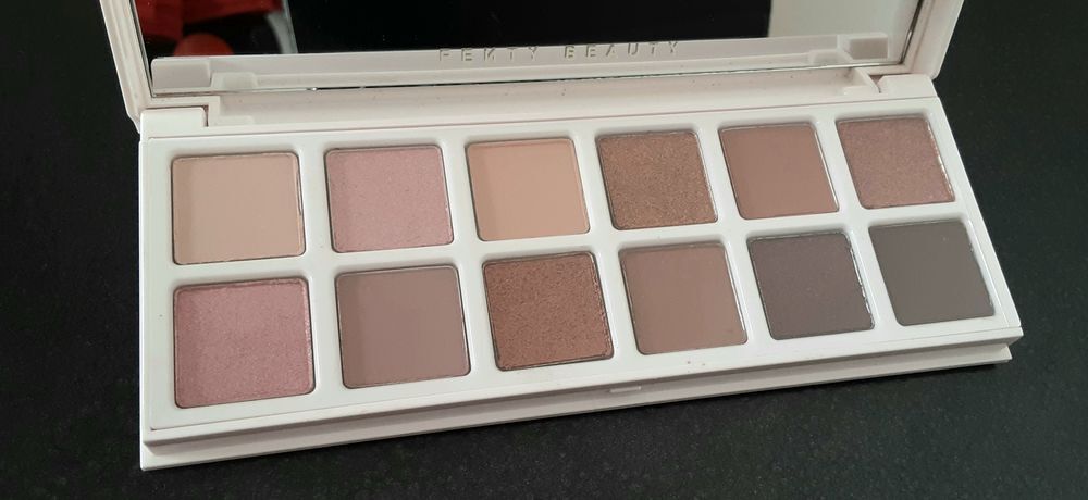 Palette Fenty Beauty ?BOMB POSSE?
Bijoux et montres