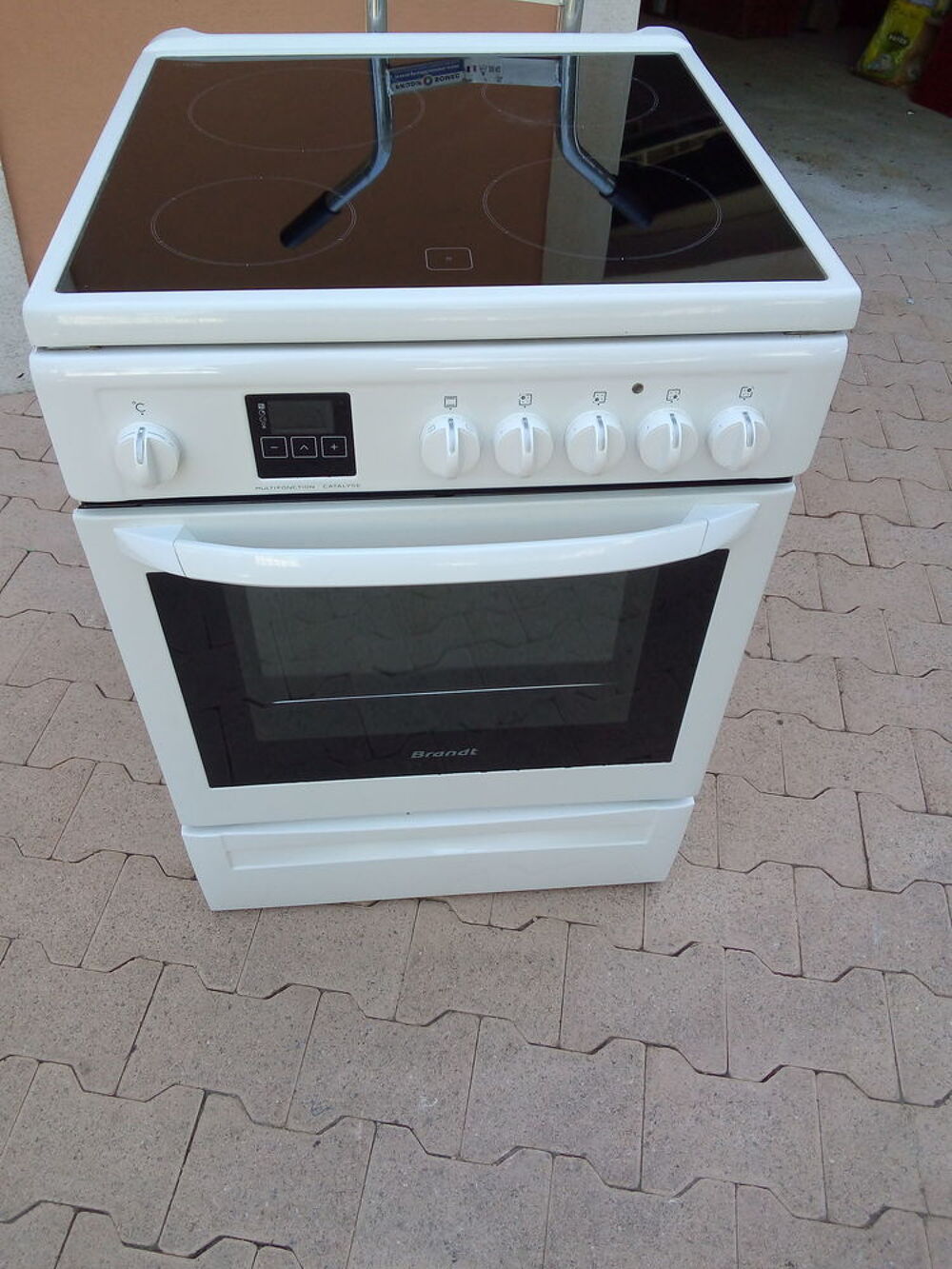 cuisini&egrave;re vitro c&eacute;ramique BRANDT Electroménager