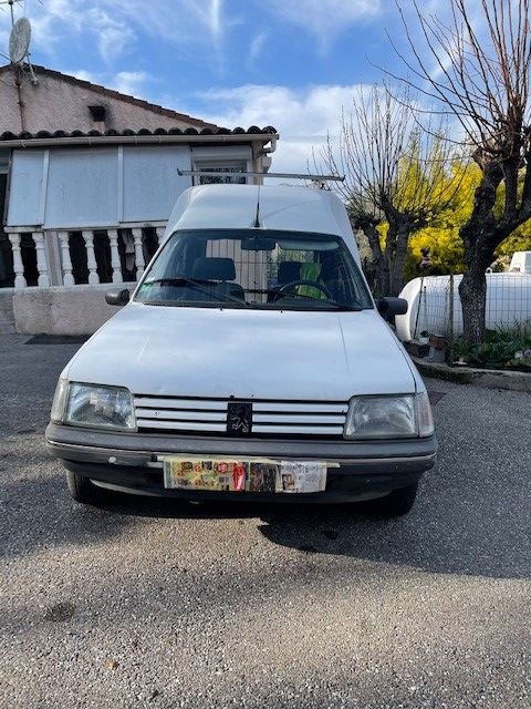 Peugeot 205 1.8 D XAD