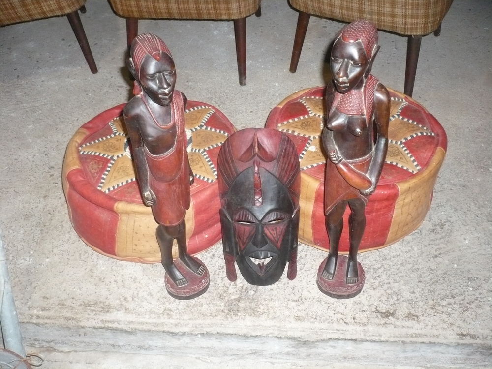 Pouf + statue + masque Décoration
