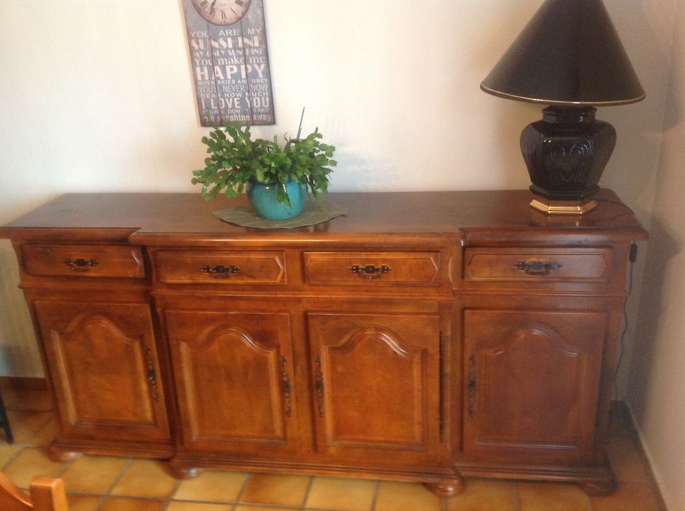 FAUTEUILS. NEUF BUFFET BAS ET TABLE. ET 4 CHAISES EMPAILL&Eacute; Meubles