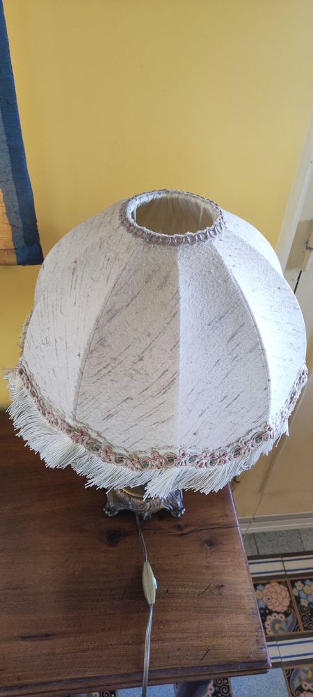 Lampe sur pied avec son chapeau Décoration