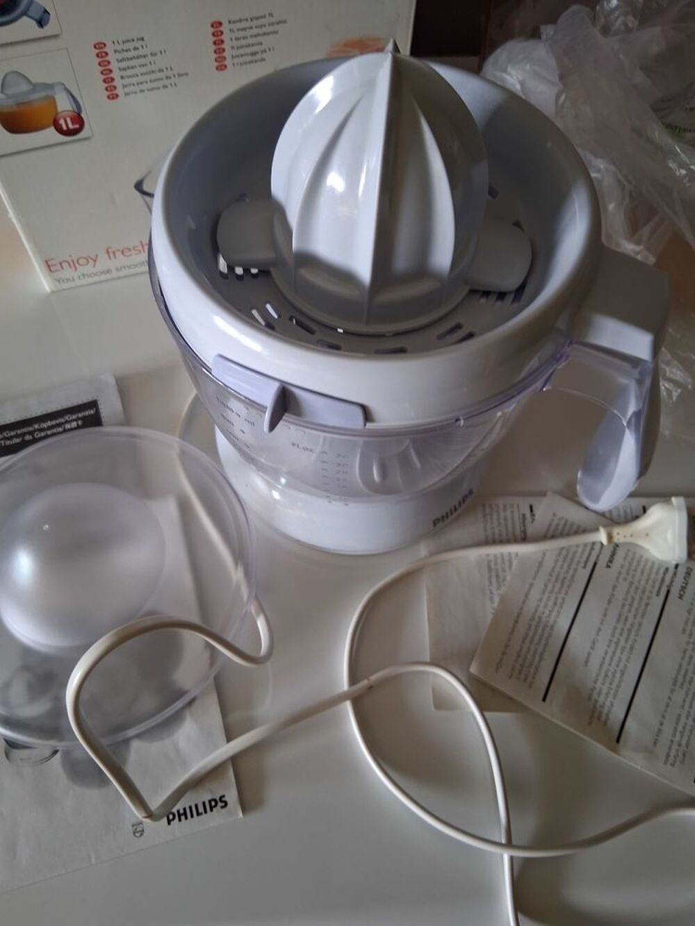 Presse agrumes neuf Philips HR2790-92 25w 1l Electroménager