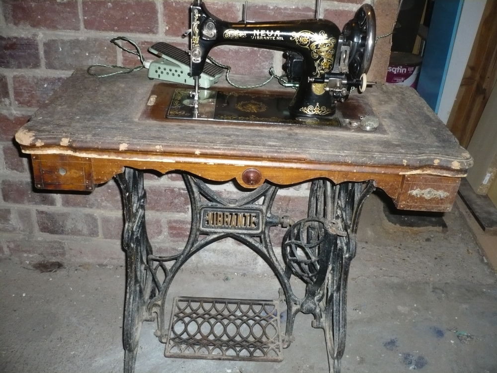 machine a coudre Vintage ann&eacute;es 20/50 