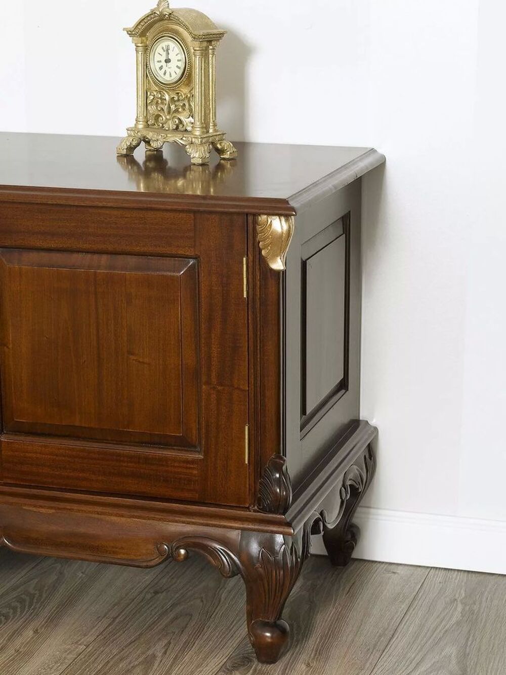 Meuble TV couleur noyer en bois d'acajou
Meubles