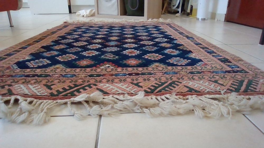 tapis turque en laine bleu marine motifs g&eacute;om&eacute;trie Décoration
