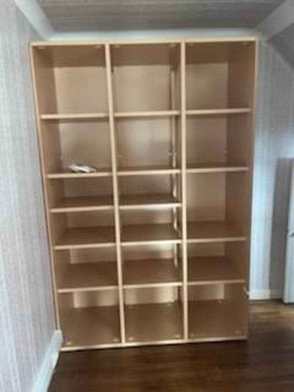 8 MEUBLES A DONNER Meubles