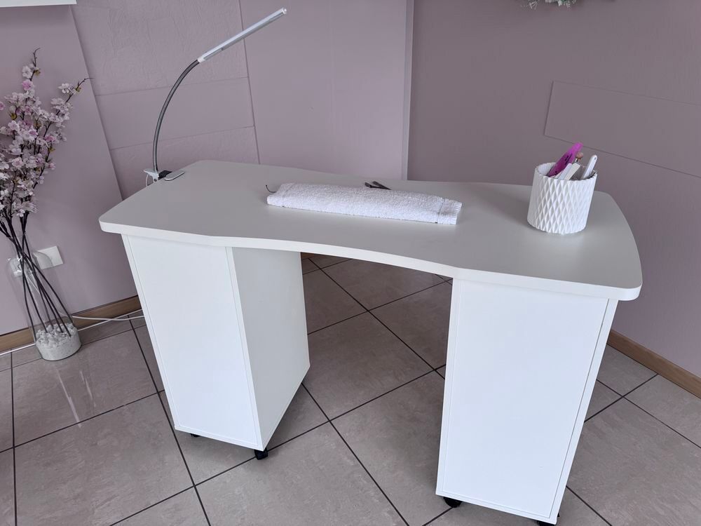 Table de manucure Meubles