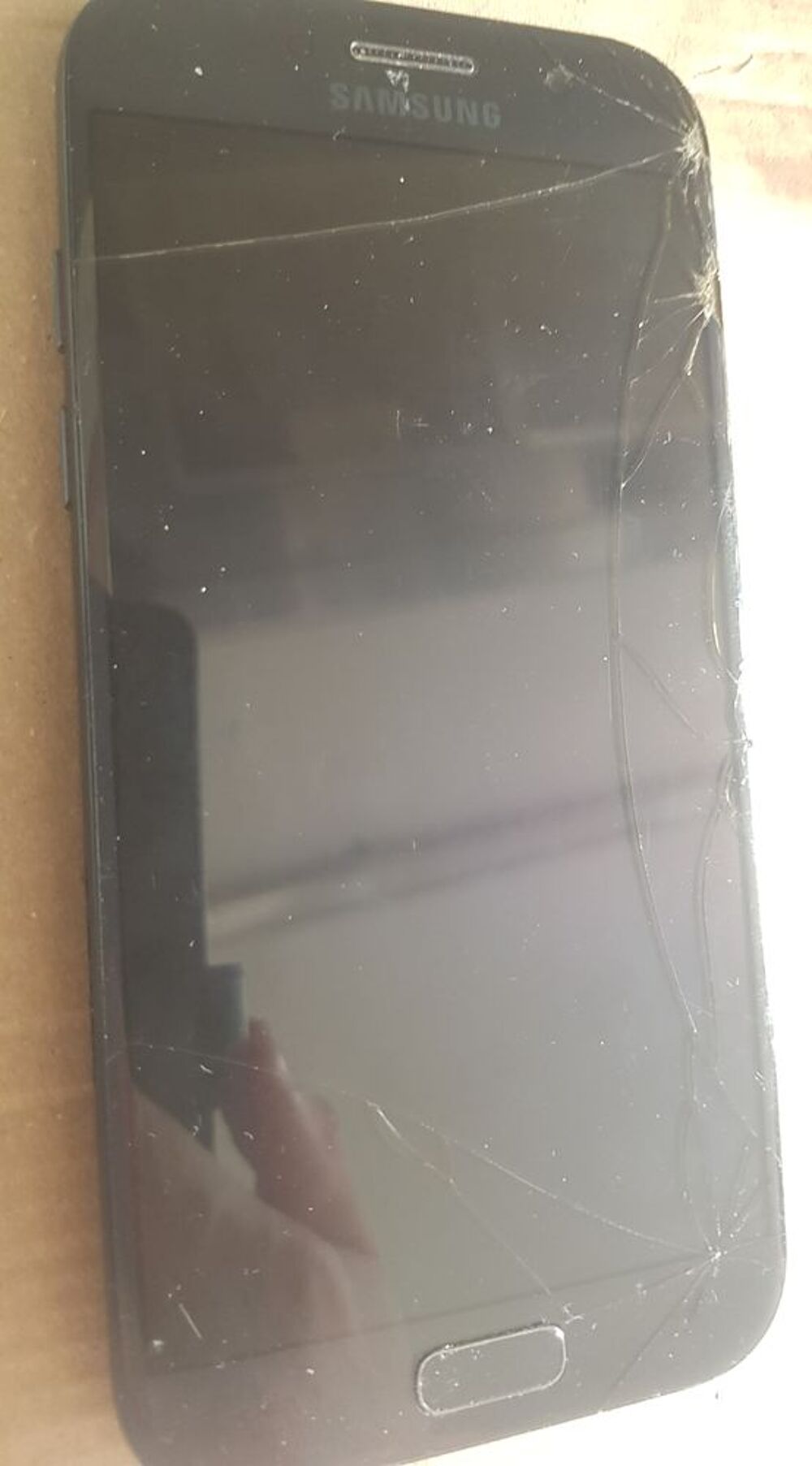 Lot tablettes pour pi&egrave;ces 17 Téléphones et tablettes