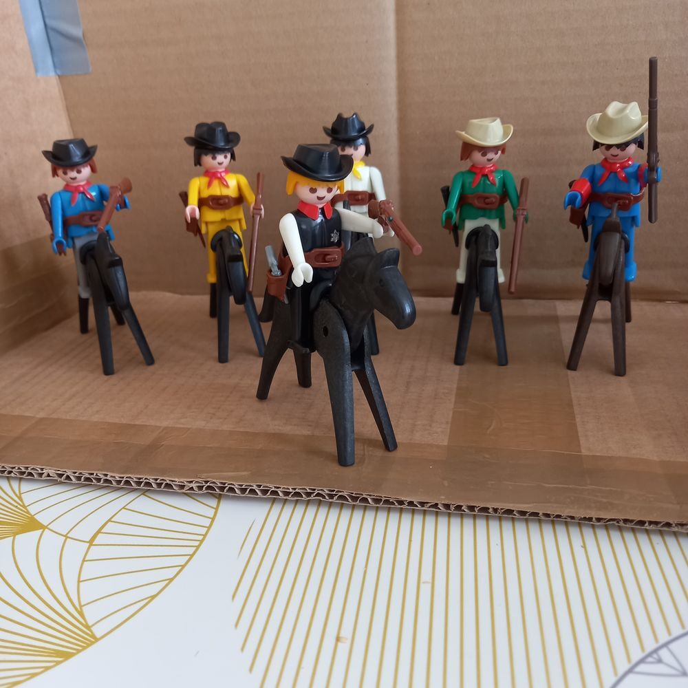 Playmobil cowboy vintage Jeux / jouets