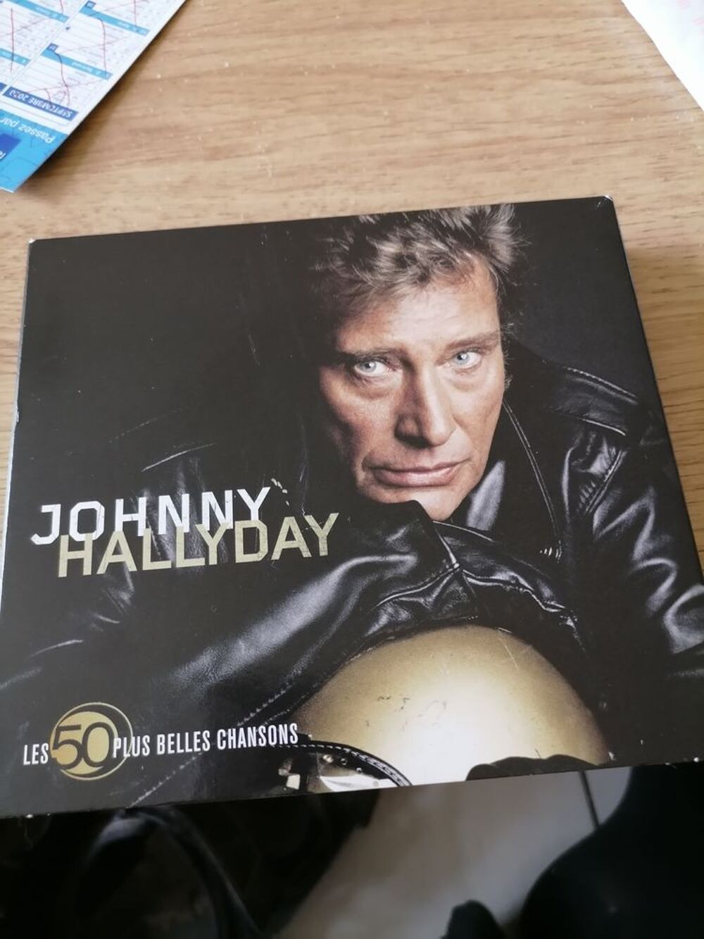un album de 3 cd de johnny hallyday CD et vinyles