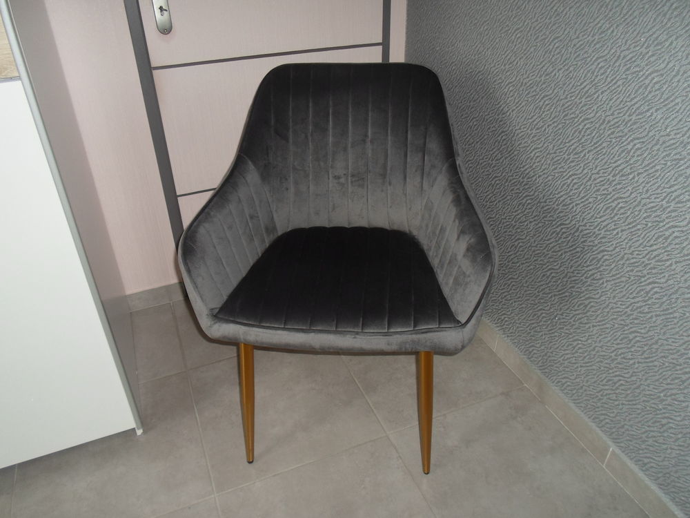 CHAISES Meubles